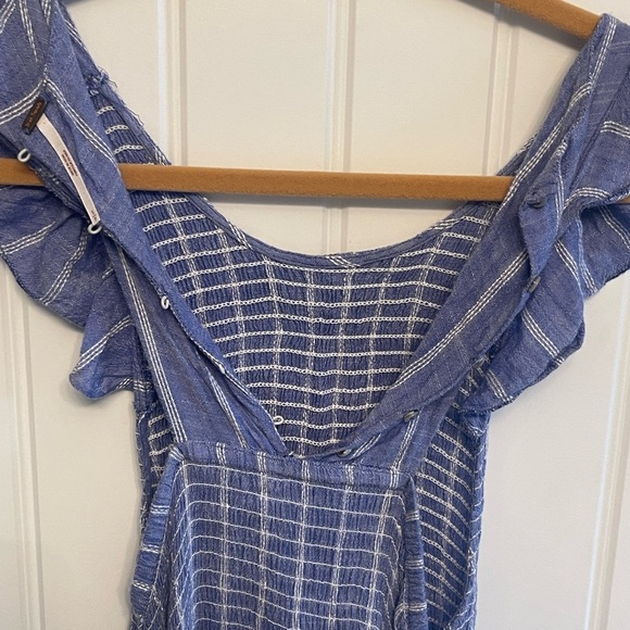 FREE PEOPLE RUFFLE MAXI DRESS. Denim blue and white! It’s adorable!!! S - Picture 6 of 7